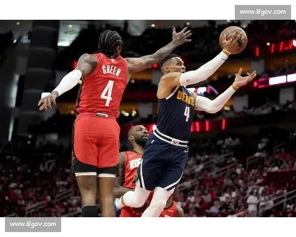 火箭队今日激战再现精彩瞬间 力争季后赛席位迎战强敌